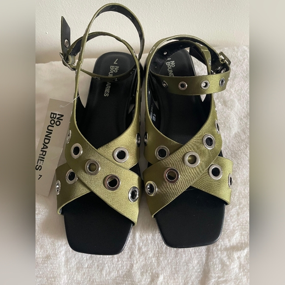 No Boundaries Olive Green Sandals - Picture 2 of 8